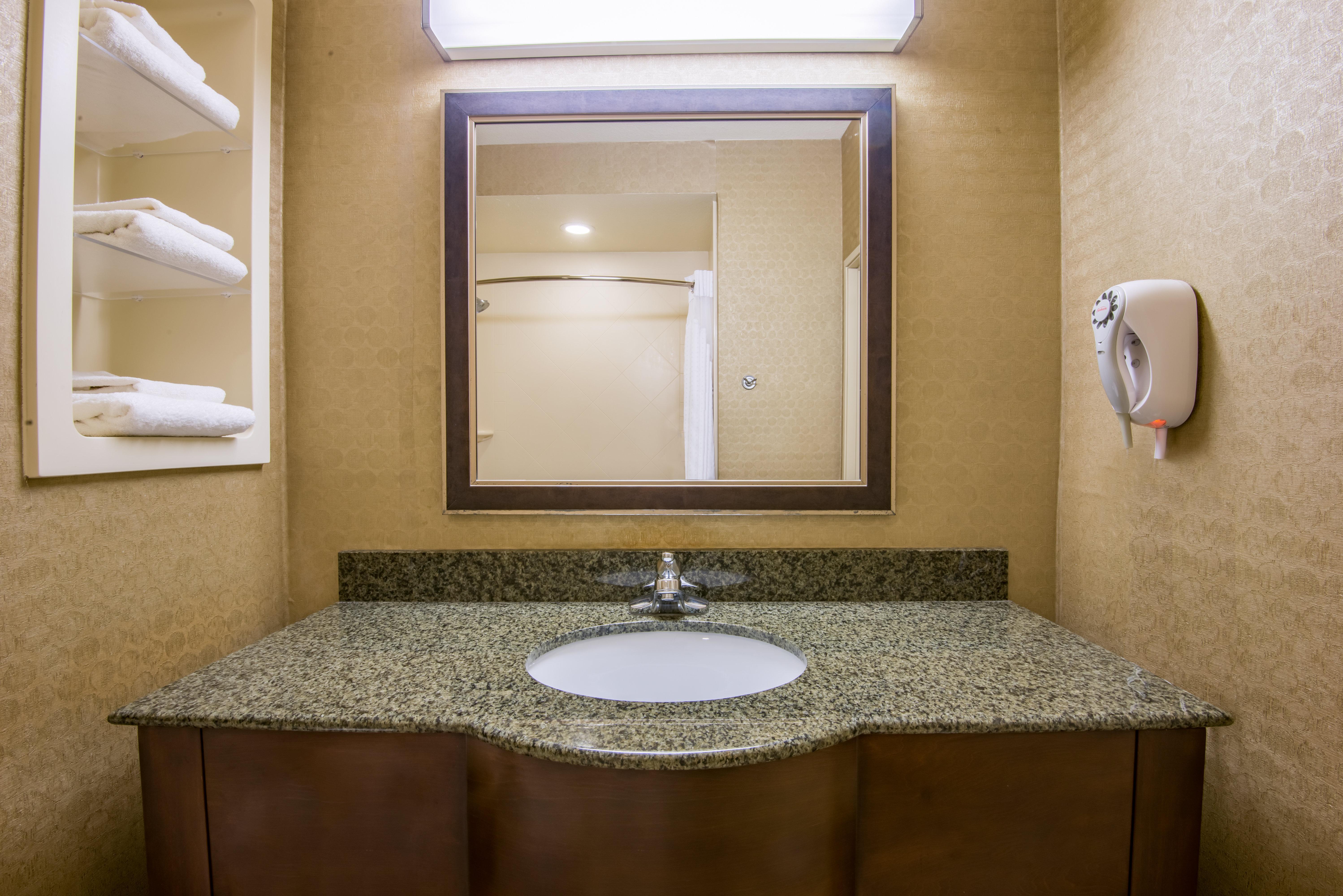 Holiday Inn Express & Suites Clovis By Ihg Exterior photo