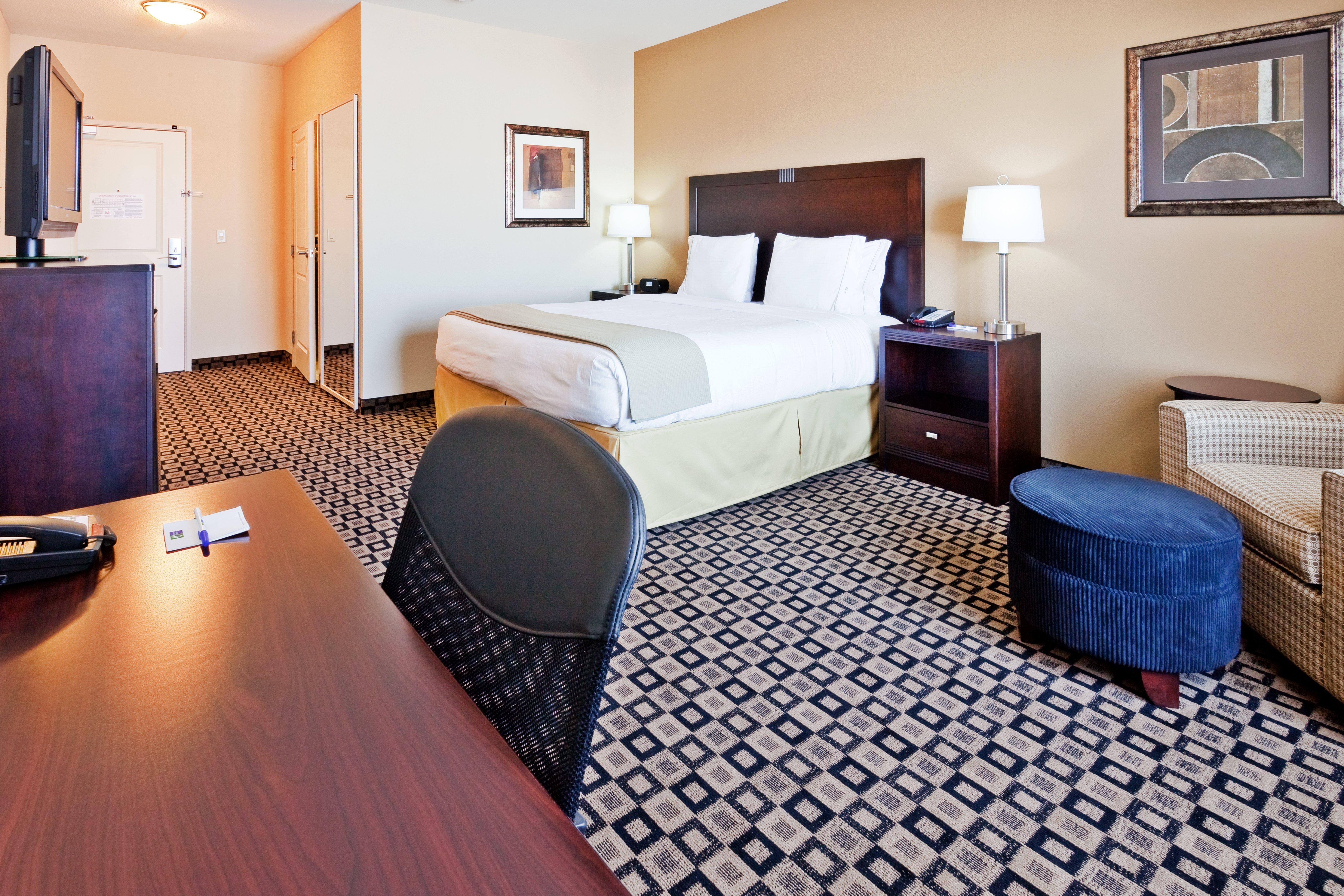 Holiday Inn Express & Suites Clovis By Ihg Exterior photo
