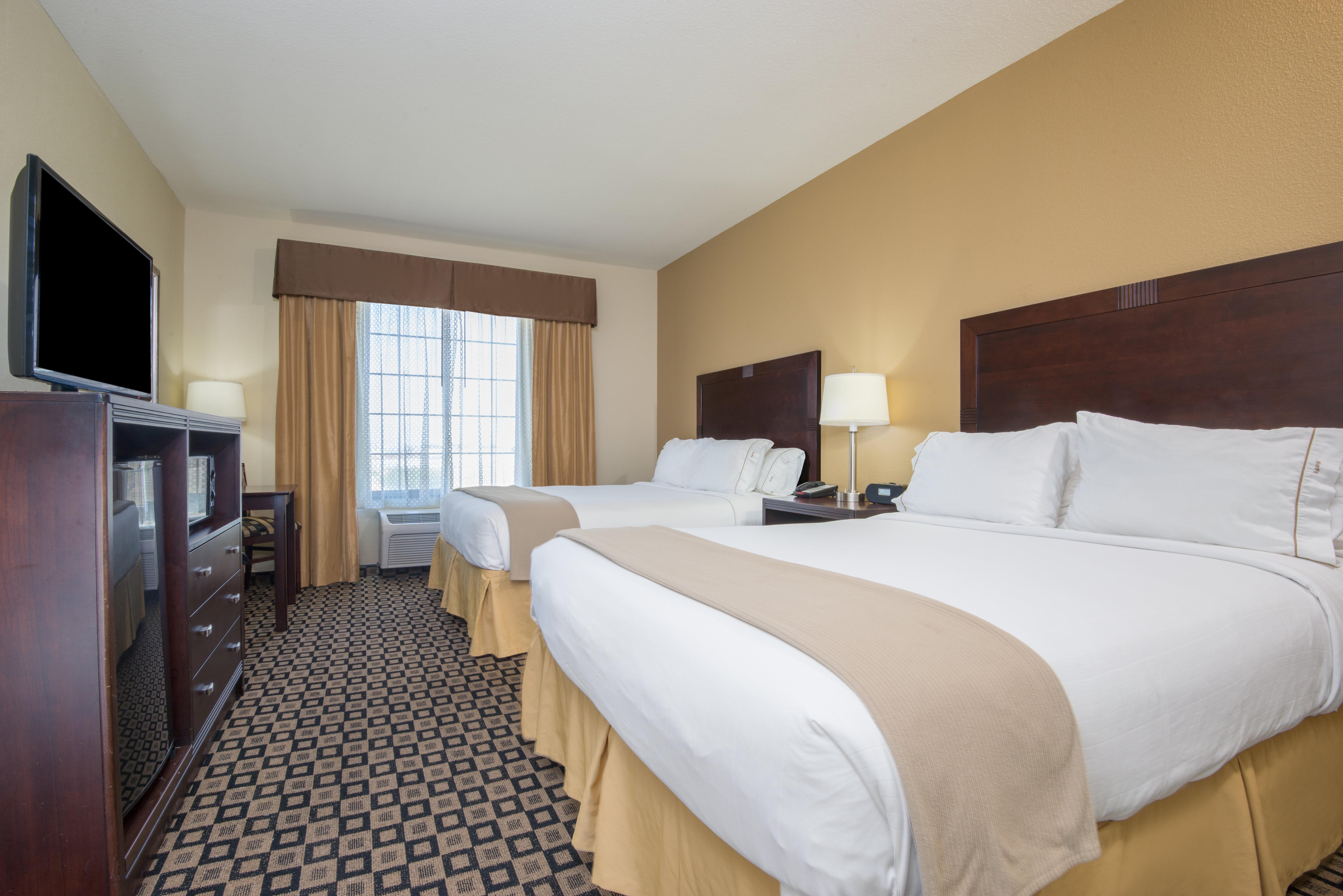 Holiday Inn Express & Suites Clovis By Ihg Exterior photo