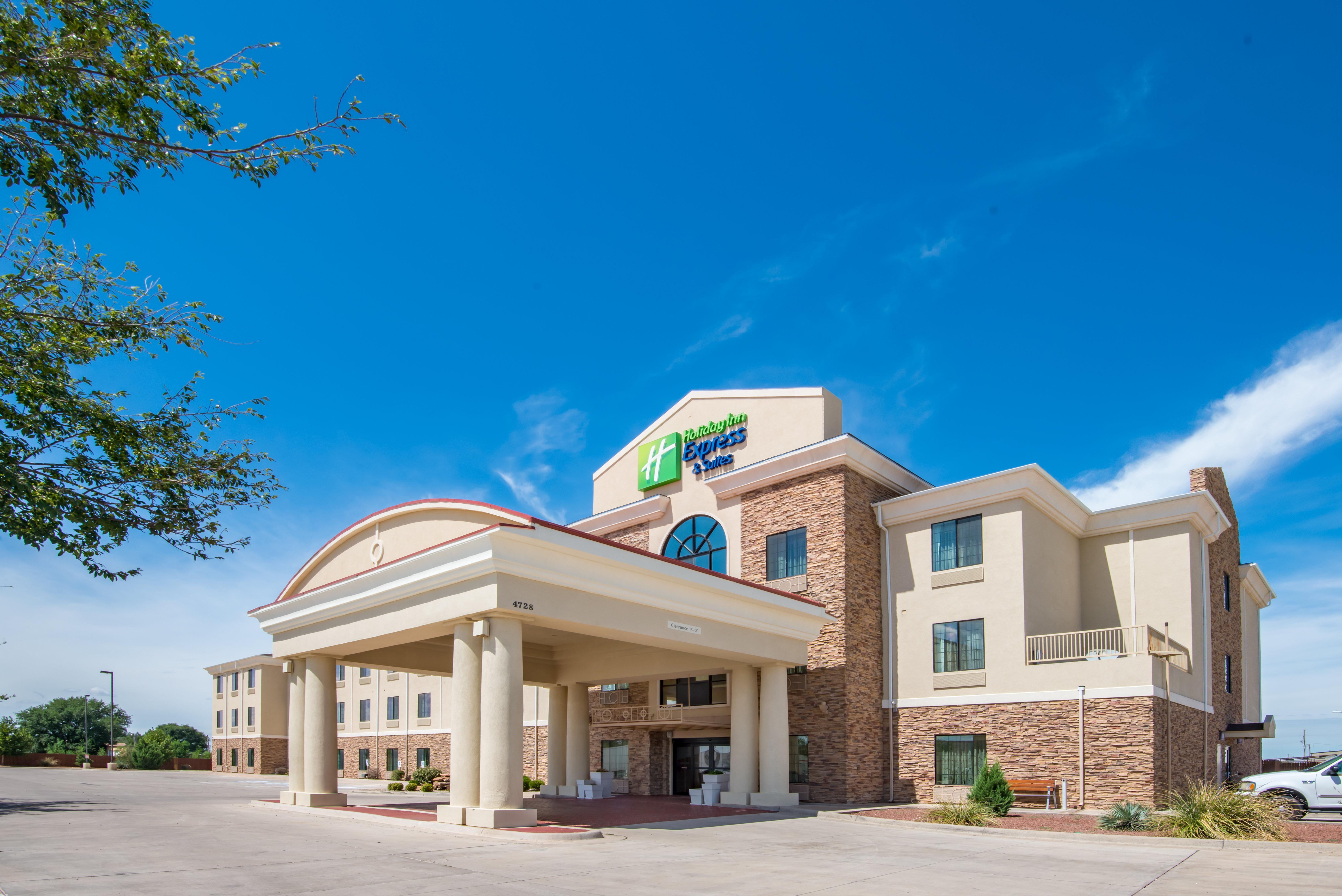 Holiday Inn Express & Suites Clovis By Ihg Exterior photo