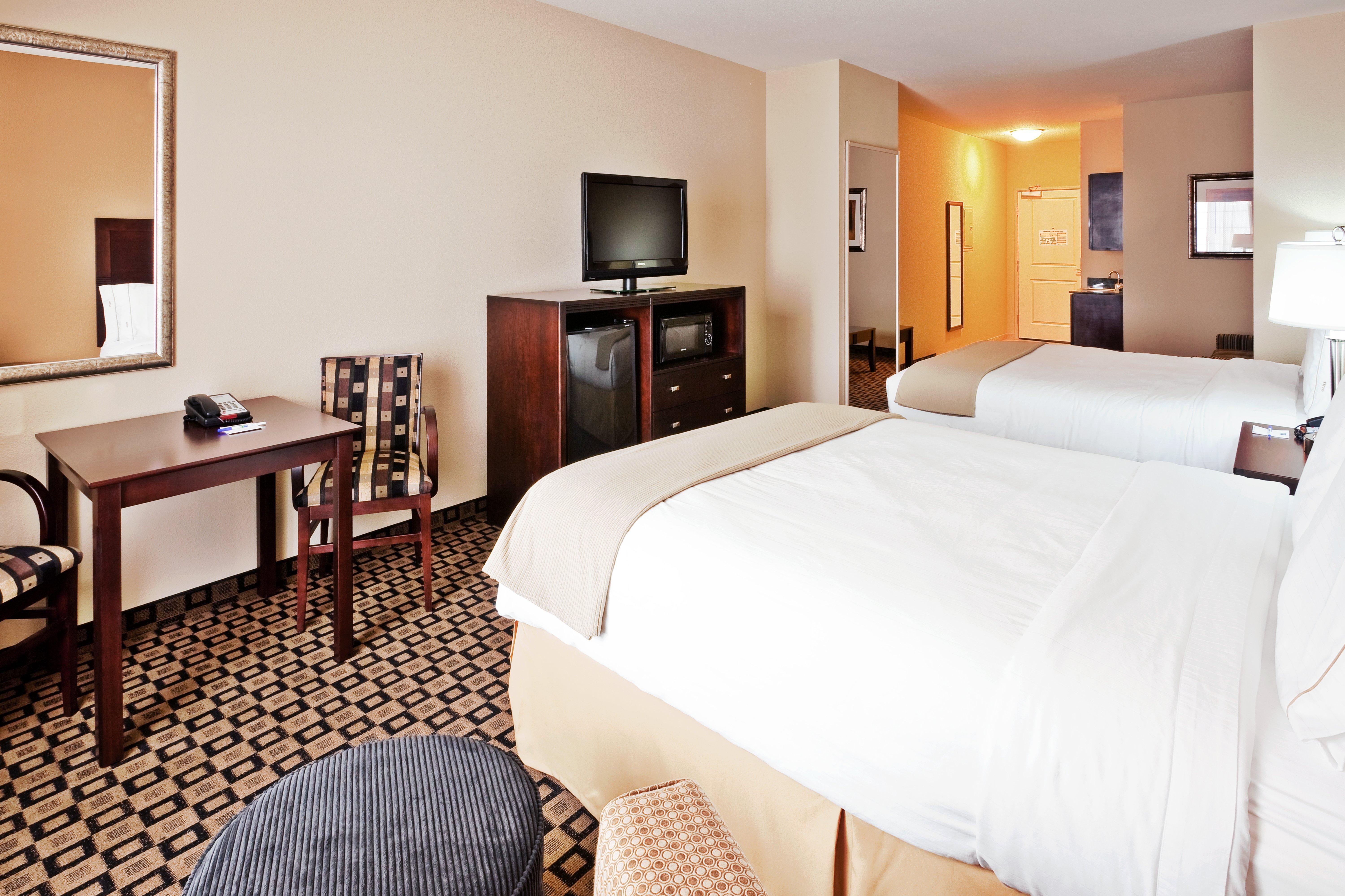 Holiday Inn Express & Suites Clovis By Ihg Exterior photo